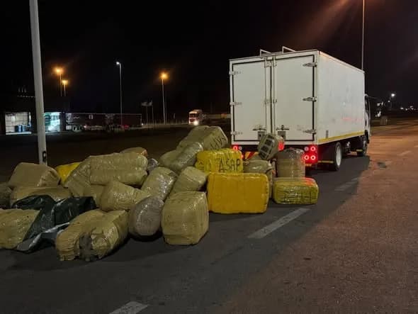 THREE ARRESTED AFTER R12 MILLION DAGGA SEIZURE AND ALLEGED BRIBERY ATTEMPT IN MIDDELBURG