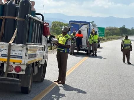 JOINT ROADBLOCK RECOVERS OVER R39,000 IN UNPAID TRAFFIC FINES ON N4
