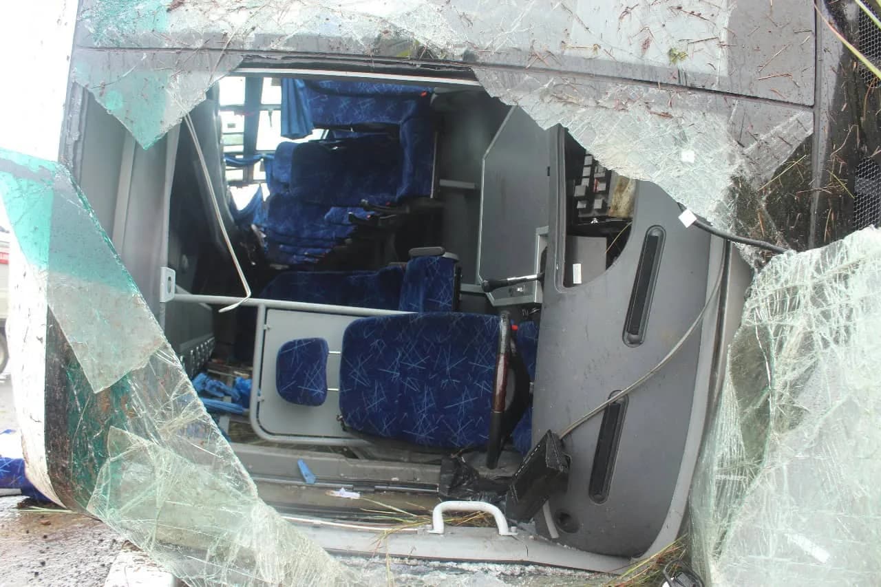 Tour Bus Crash Near Dullstroom Injures Two American Tourists