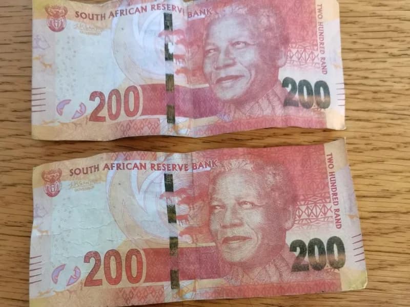 Fake Cash Bandit Cons Cops With Comic Sans