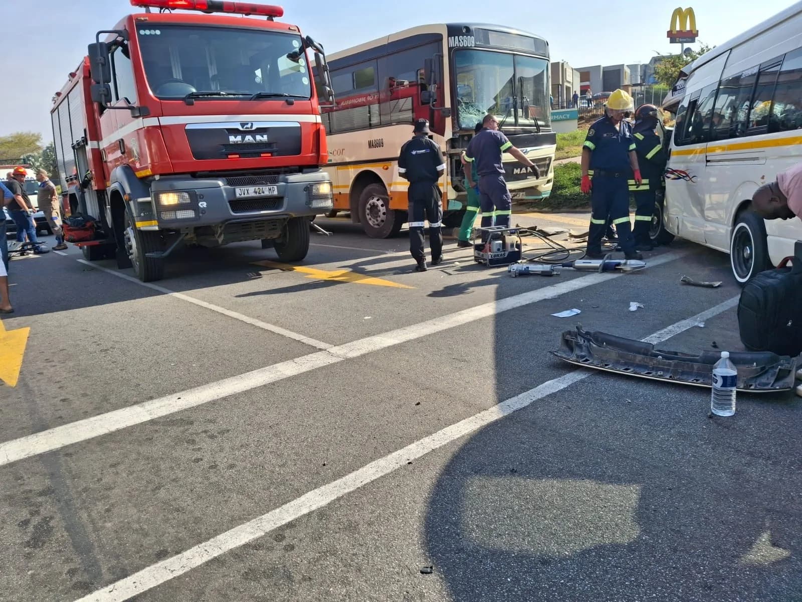 Multiple Injuries Reported After R40 Crash