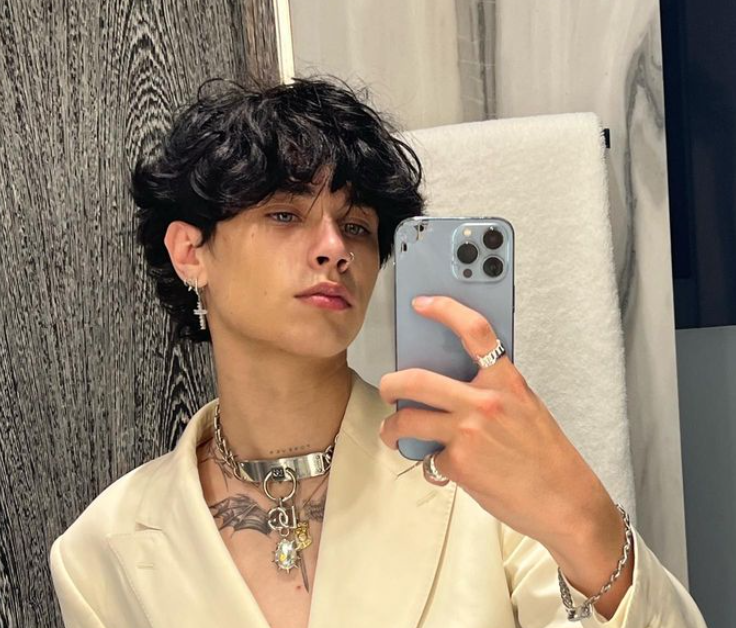 “One of my ticks was that weird eye thing” – London Barker opens up about Tourette struggle